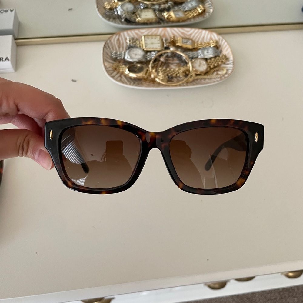 Tory Burch Tortoiseshell Sunglasses Arms - Brown/Amber Pattern